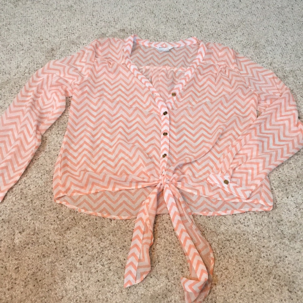Charming Charlie peach & white chevron blouse